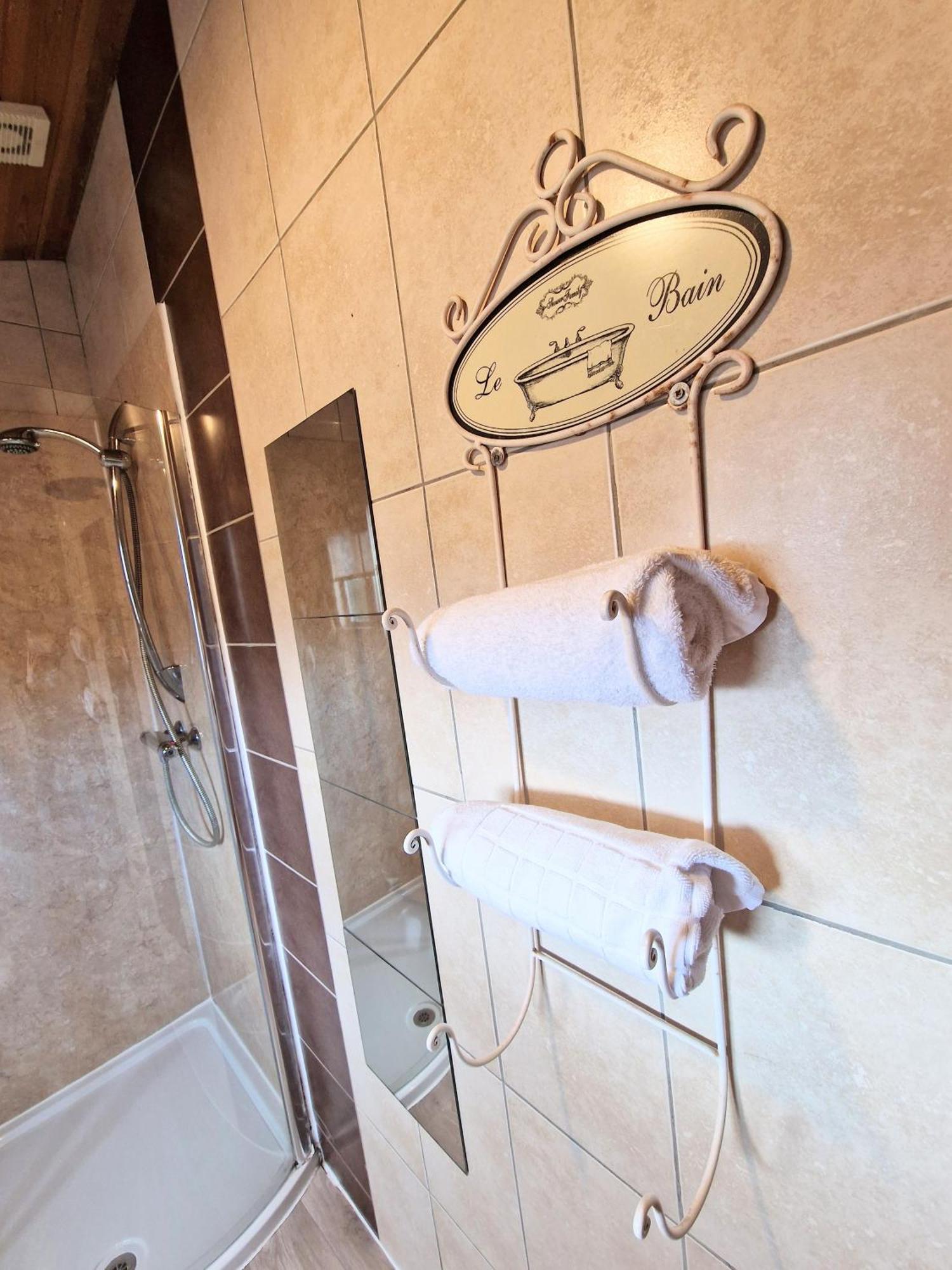 فيلا Lomond 5 With Private Hot Tub - Fife - Loch Leven - Lomond Hills - Pet Friendly Kelty المظهر الخارجي الصورة